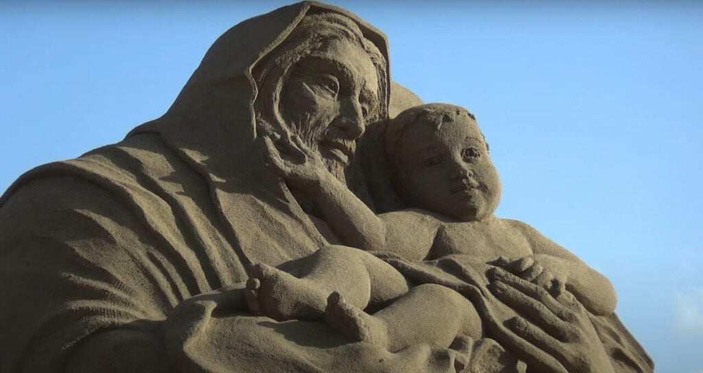 Belén hecho de arena de playa en Las Palmas de Gran Canaria